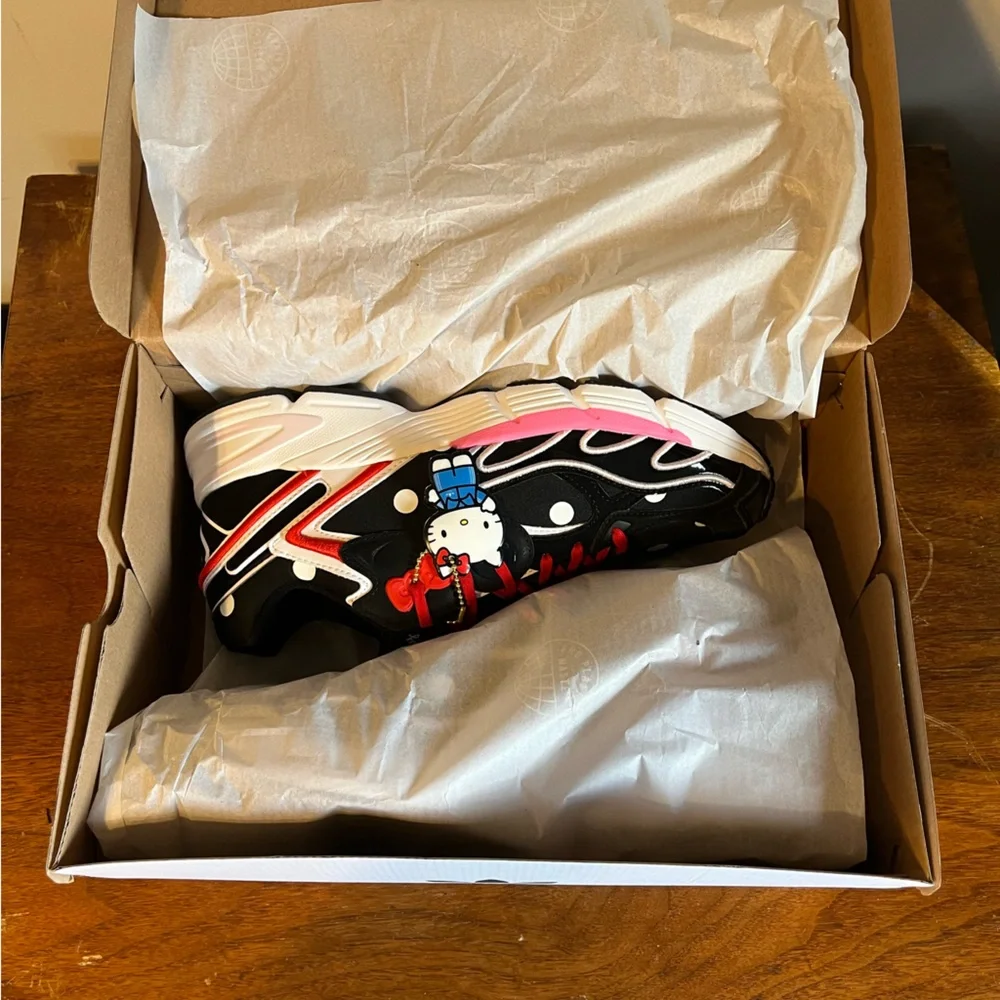 ADIDAS x HELLO KITTY Astir Shoes - Picture 11 of 12